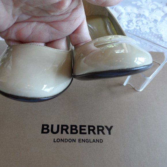 New Burberry Light Green Patent Leather Heeled Pumps Size 36.5 M - Picture 7 of 15